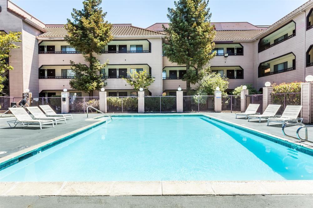 Country Inn & Suites By Radisson, Vallejo Napa Valley, Ca Eksteriør billede